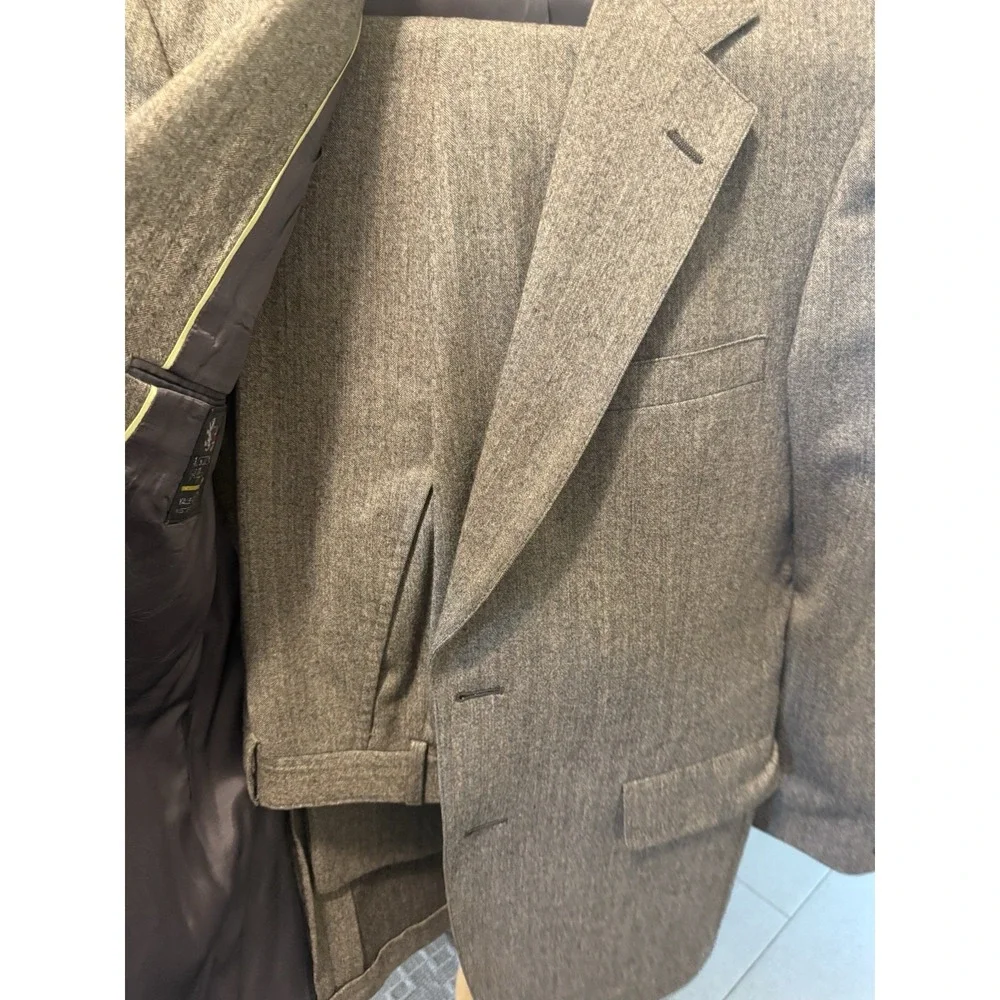 Vintage Austin Reed Yale-Genton 100% Pure Wool Tan Pin Suit 40R 30x29